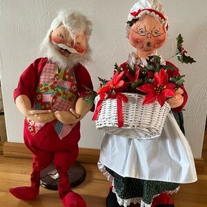 Vintage Annalee dolls, Mr and Mrs Claus.